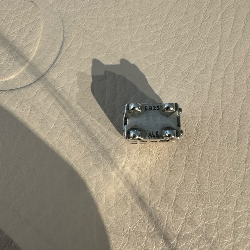 Authentic Pandora London Bus Charm - Picture 4 of 4